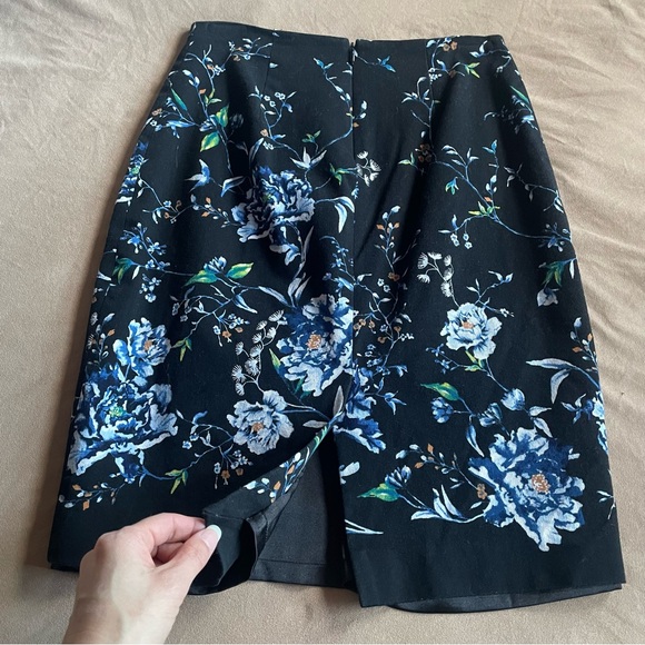 WHBM Floral Pencil Skirt - Size 0 - Picture 7 of 7